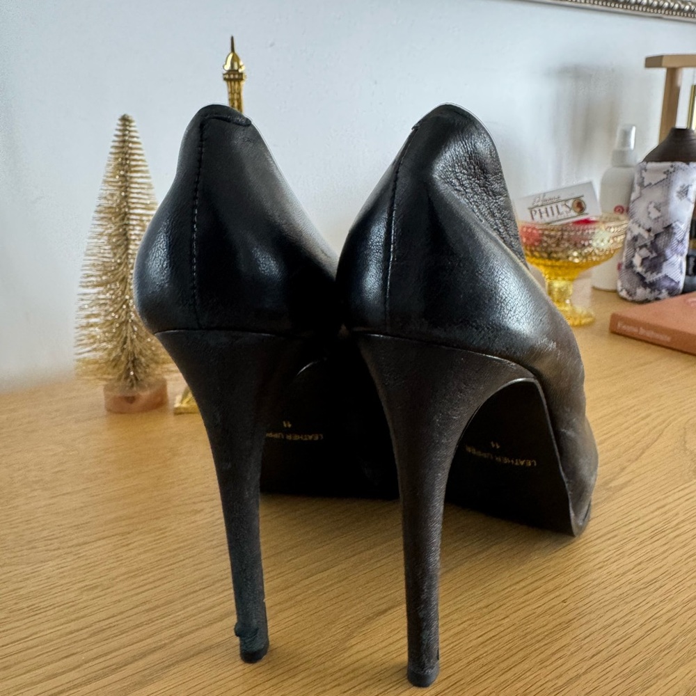 Kelsi Dagger Black High Heel Pumps - Picture 4 of 7